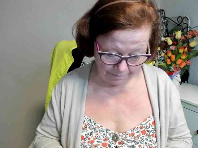 flirty-adele webcam