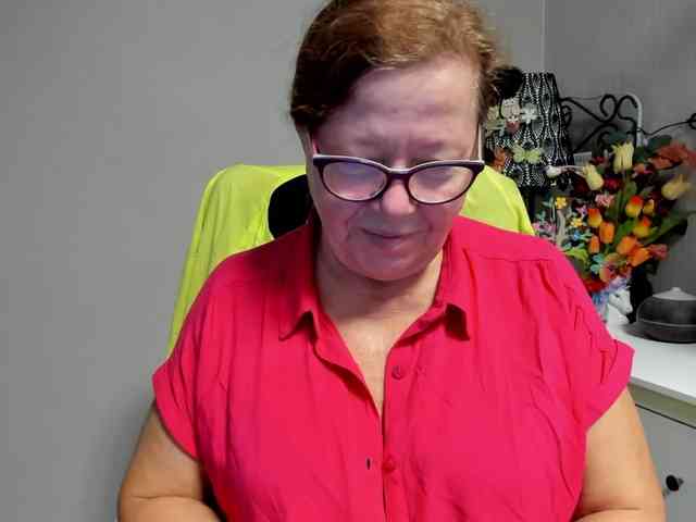 flirty-adele webcam