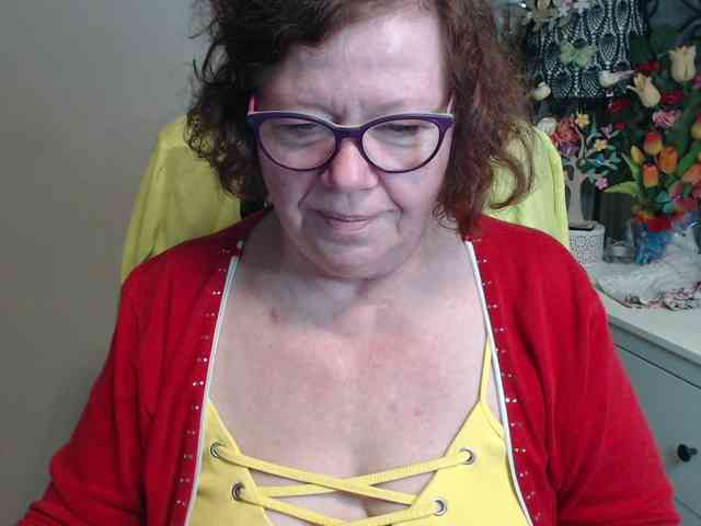 flirty-adele webcam