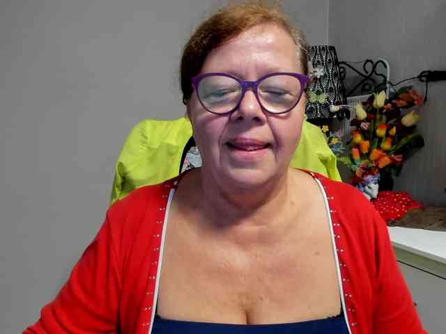 flirty-adele webcam