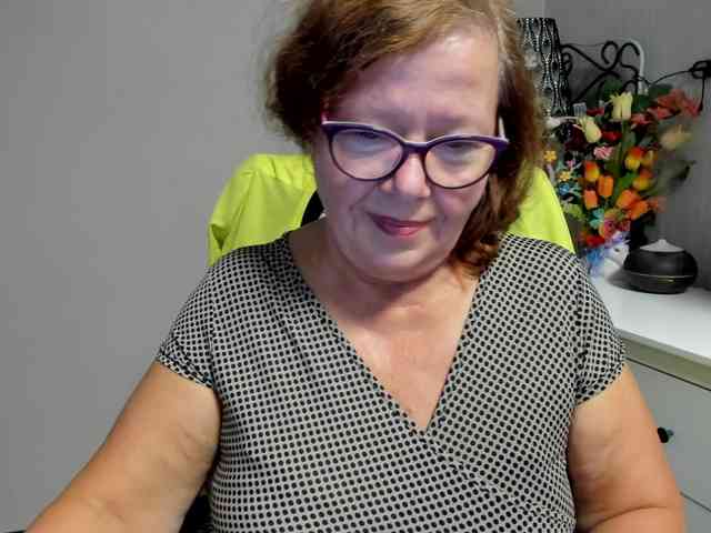 flirty-adele webcam