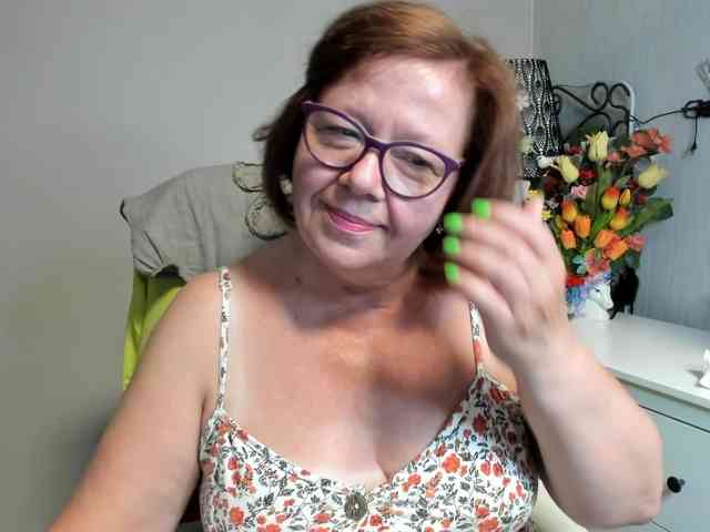 flirty-adele webcam