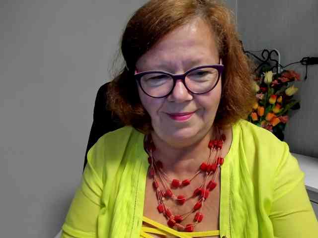 flirty-adele webcam