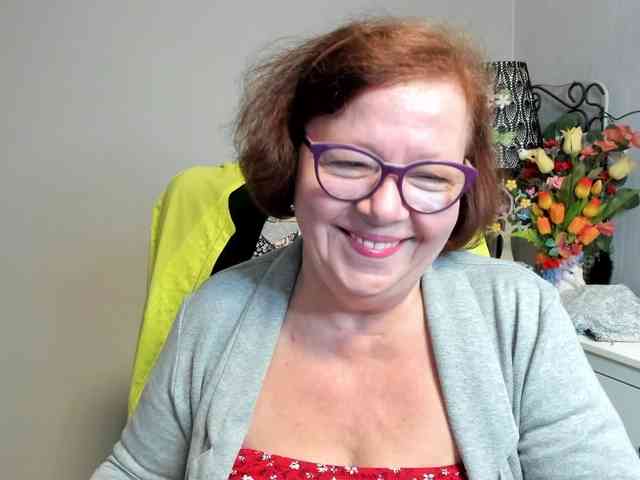 flirty-adele webcam