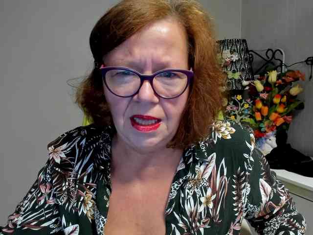 flirty-adele webcam