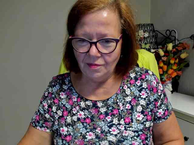 flirty-adele webcam