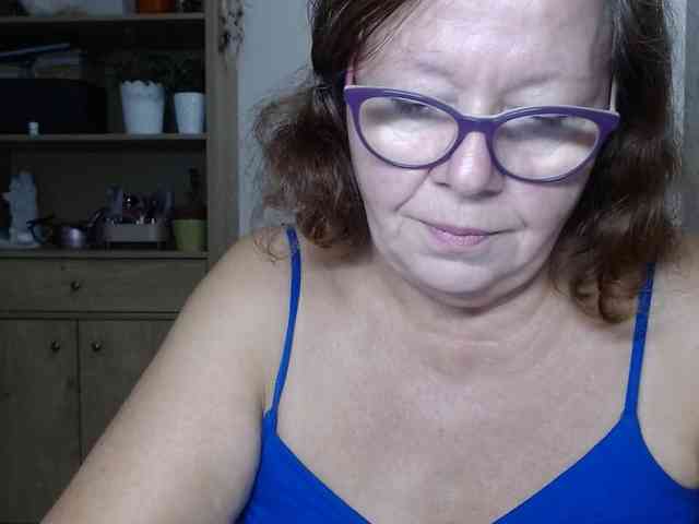 flirty-adele webcam