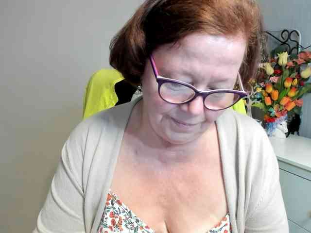 flirty-adele webcam