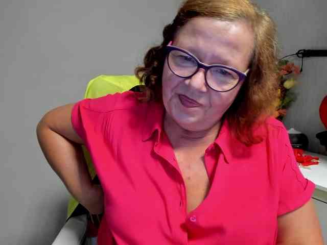 flirty-adele webcam