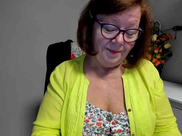 flirty-adele webcam