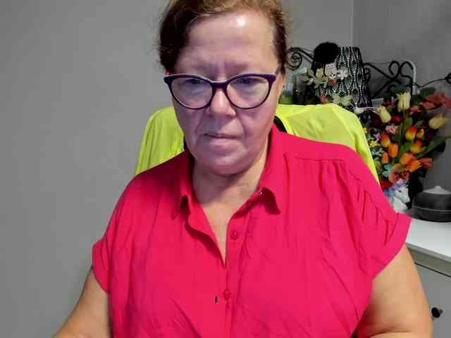 flirty-adele webcam