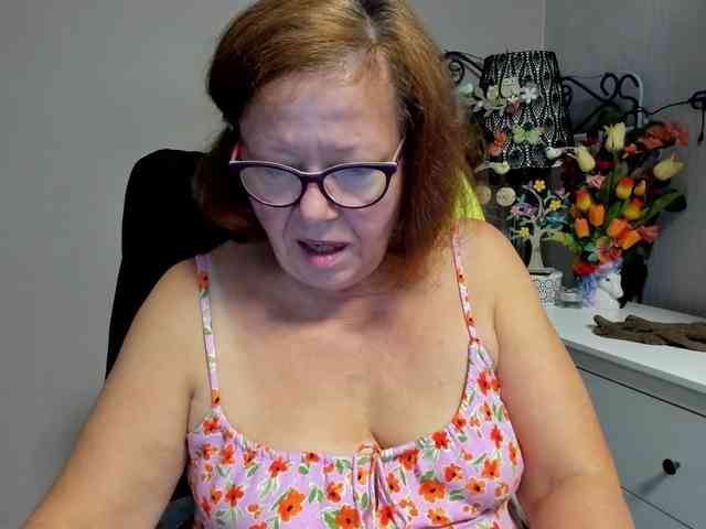 flirty-adele webcam