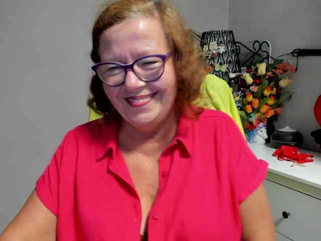 flirty-adele webcam