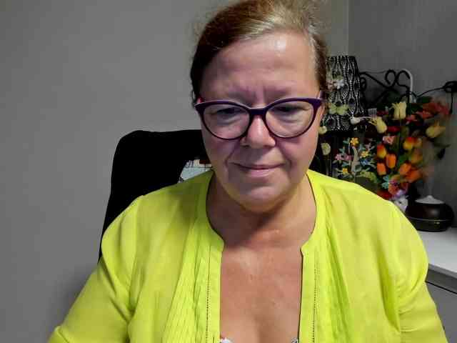 flirty-adele webcam