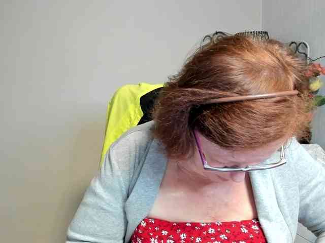 flirty-adele webcam