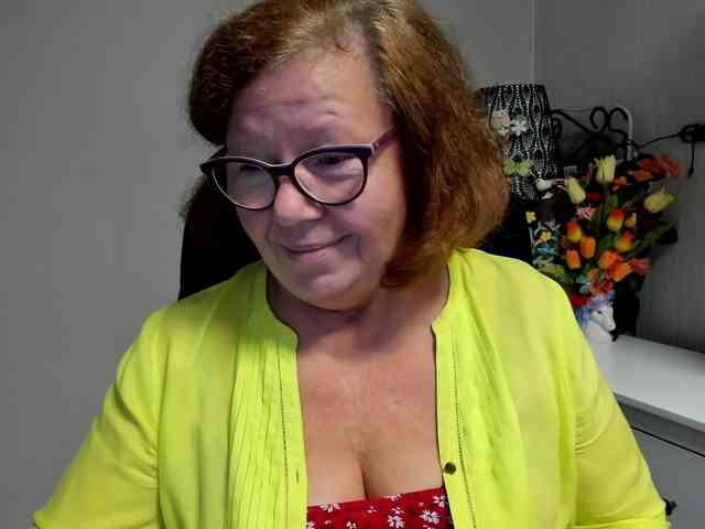 flirty-adele webcam
