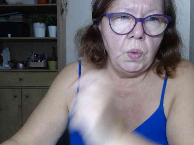 flirty-adele webcam