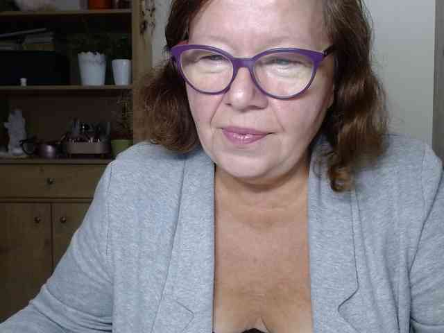 flirty-adele webcam