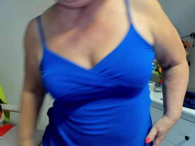 flirty-adele webcam