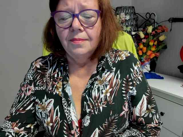 flirty-adele webcam