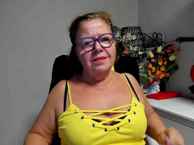 flirty-adele webcam