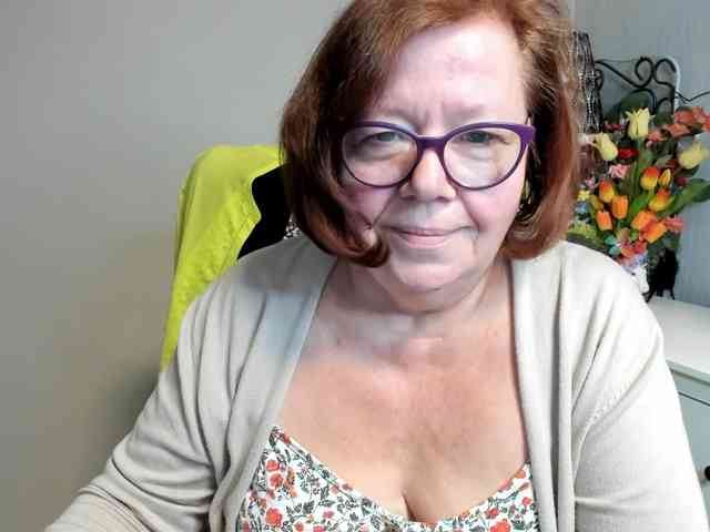 flirty-adele webcam