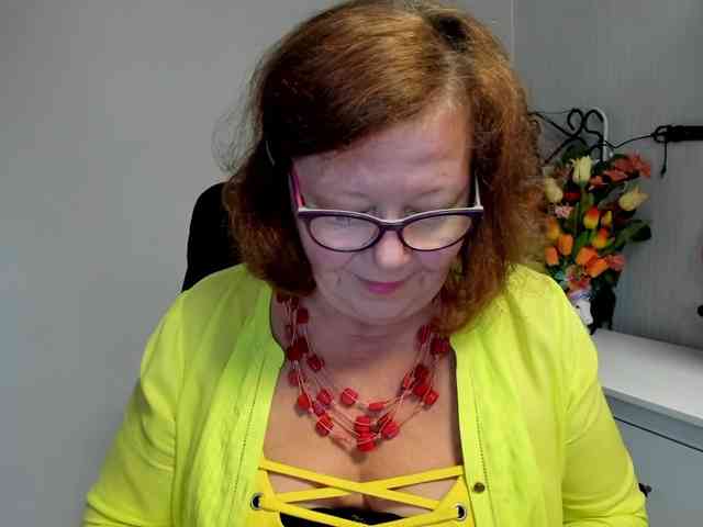 flirty-adele webcam