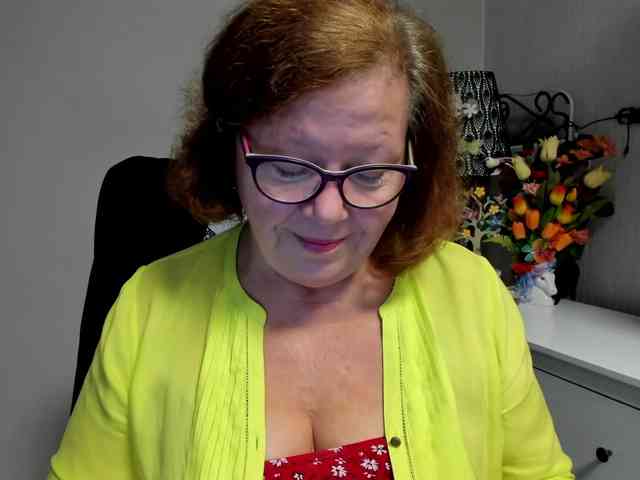 flirty-adele webcam
