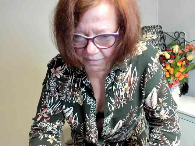 flirty-adele webcam