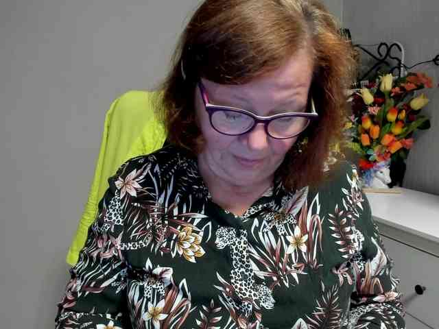 flirty-adele webcam