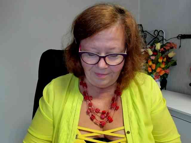 flirty-adele webcam