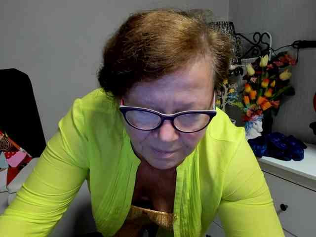 flirty-adele webcam