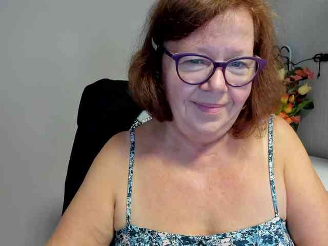 flirty-adele webcam