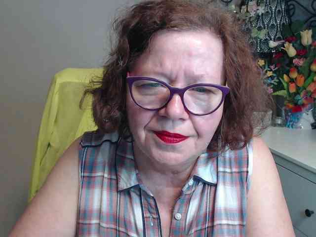 flirty-adele webcam