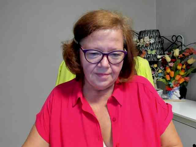 flirty-adele webcam