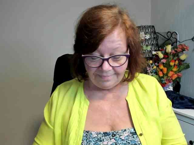 flirty-adele webcam