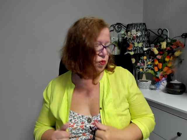 flirty-adele webcam