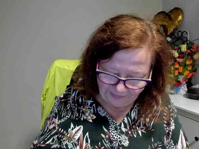 flirty-adele webcam