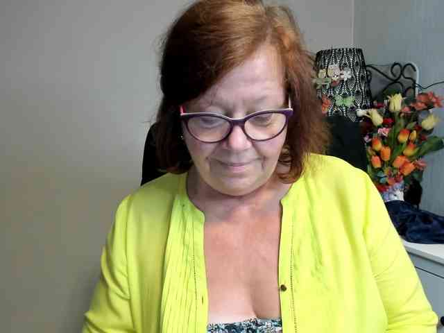 flirty-adele webcam
