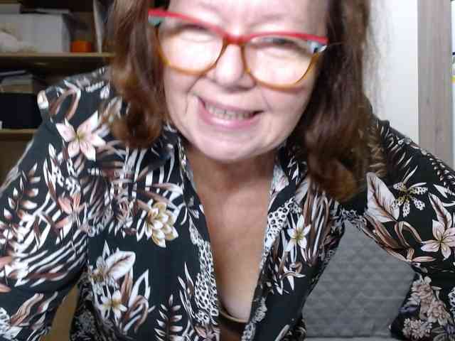 flirty-adele webcam