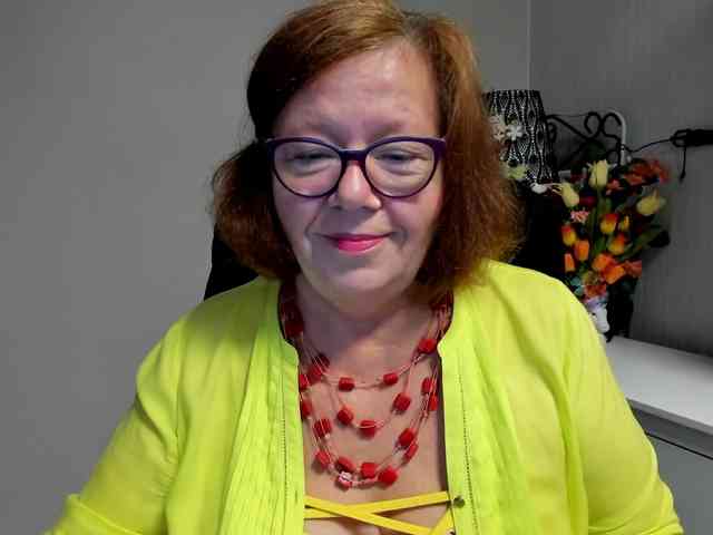 flirty-adele webcam