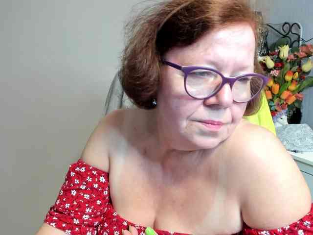 flirty-adele webcam