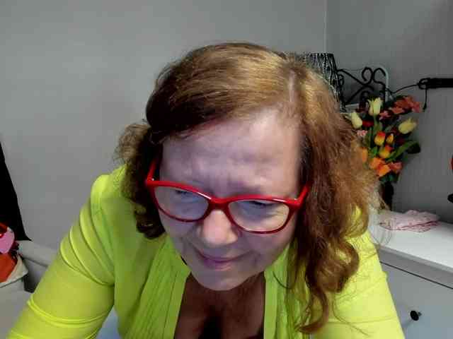 flirty-adele webcam