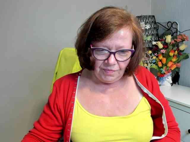 flirty-adele webcam
