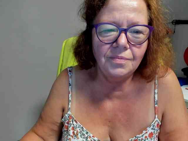 flirty-adele webcam