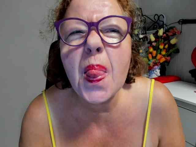 flirty-adele webcam