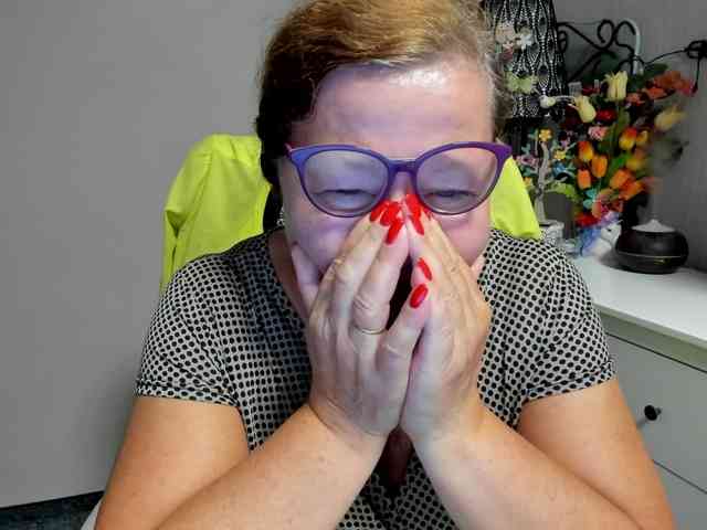 flirty-adele webcam