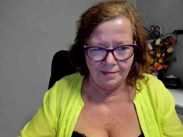 flirty-adele webcam
