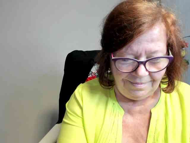 flirty-adele webcam