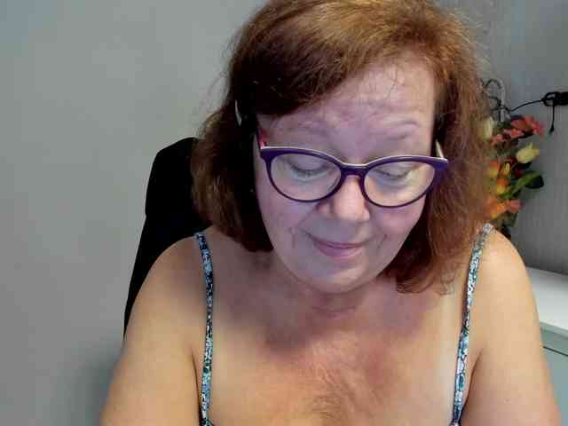 flirty-adele webcam